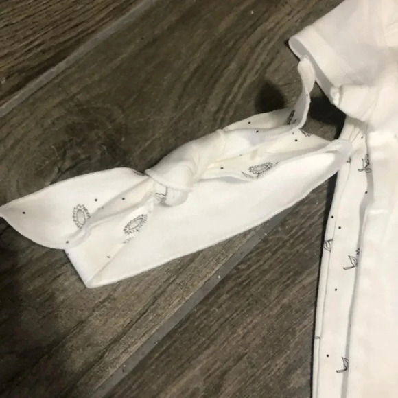 Rae Dunn WATCH ME GROW sunflower outfit 6-9M - Picture 3 of 4